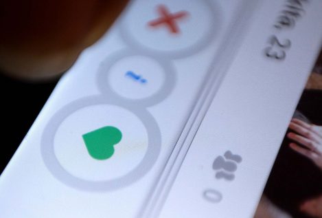 Tinder tendrá un botón de emergencias y verificará las fotos de los usuarios