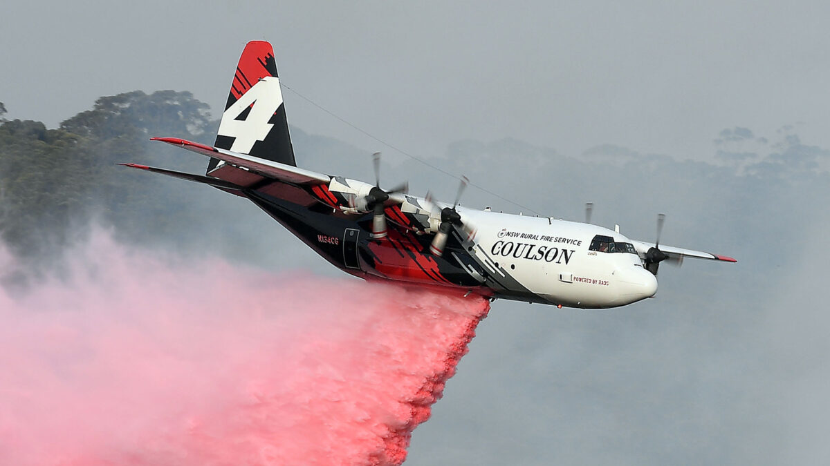 Tres muertos al estrellarse un avión de lucha contra incendios en Australia