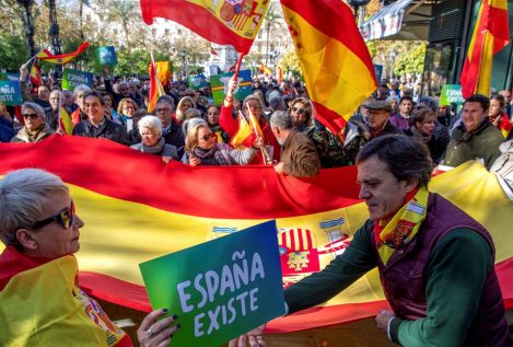Vox protesta frente a los ayuntamientos contra el Gobierno de Pedro Sánchez