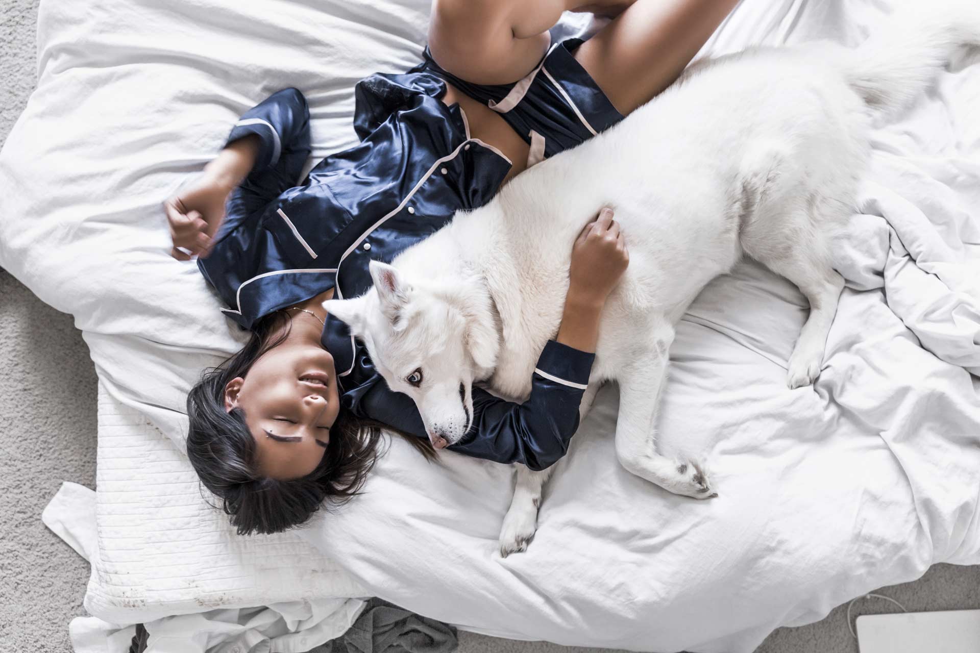 3 beneficios de dormir con tu perro que están respaldados por la ciencia 1