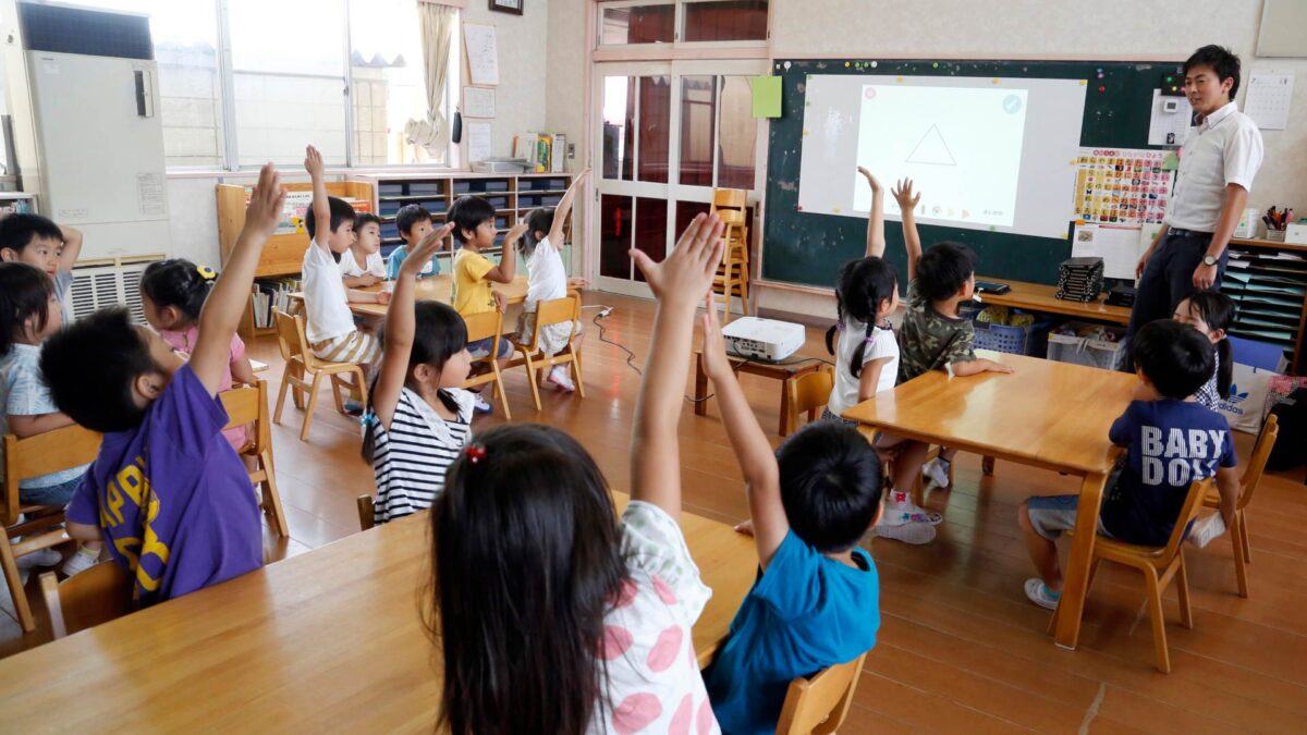 Japón cerrará todos sus colegios e institutos hasta finales de marzo por el coronavirus