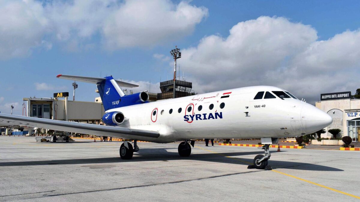 El primer vuelo civil en ocho años aterriza en Alepo