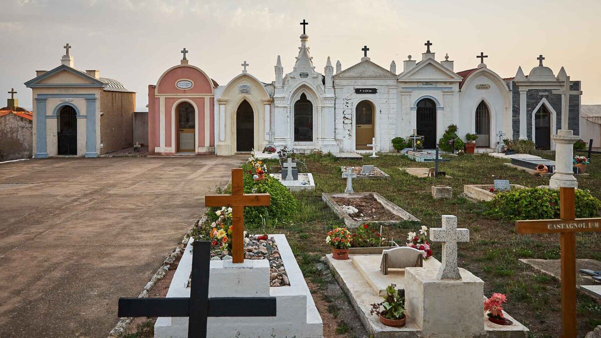 Dejonos harto consuelo su memoria