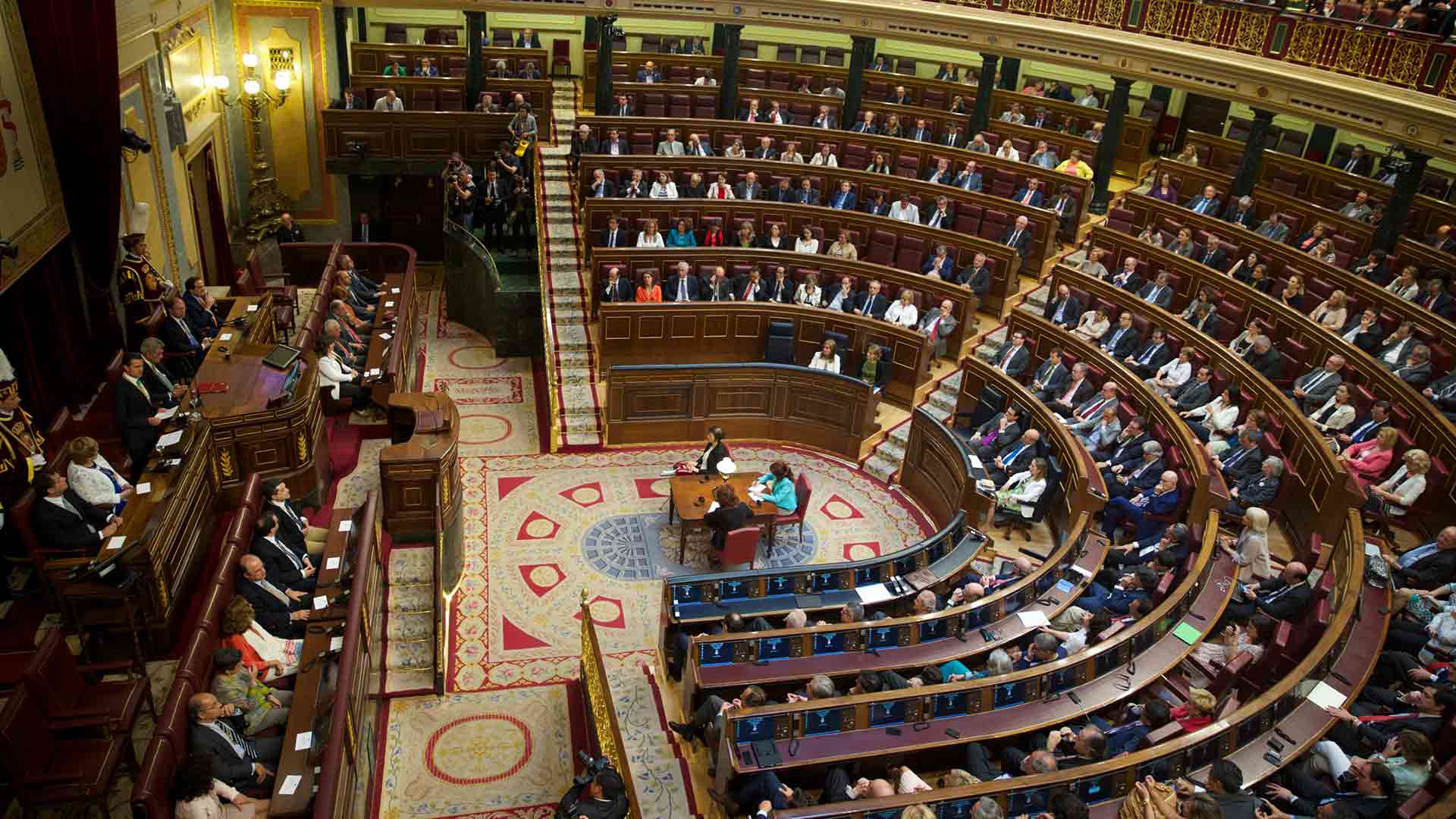 La mayoría de ministros del PSOE renunciarán finalmente a su acta de diputado