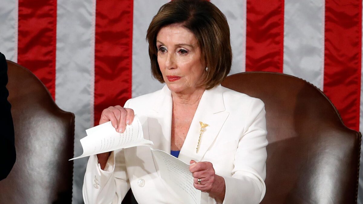 La tensión con Pelosi y el optimismo desmesurado marcan el discurso del estado de la Unión de Trump