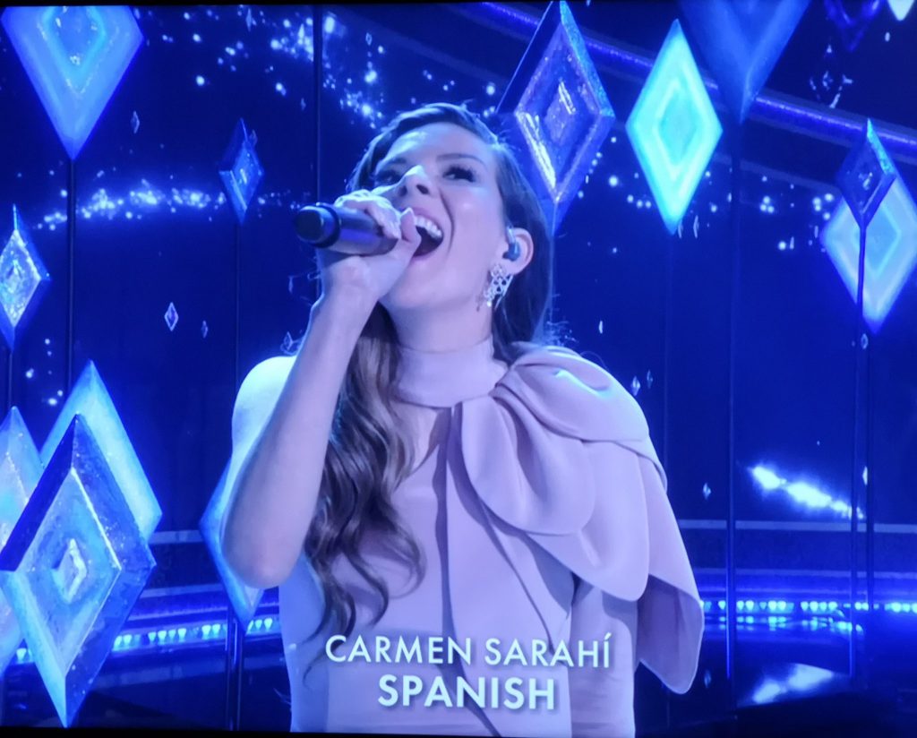 Polémica lingüística en los Oscar: Gisela canta en "castellano" y Carmen Sarahí en "español"