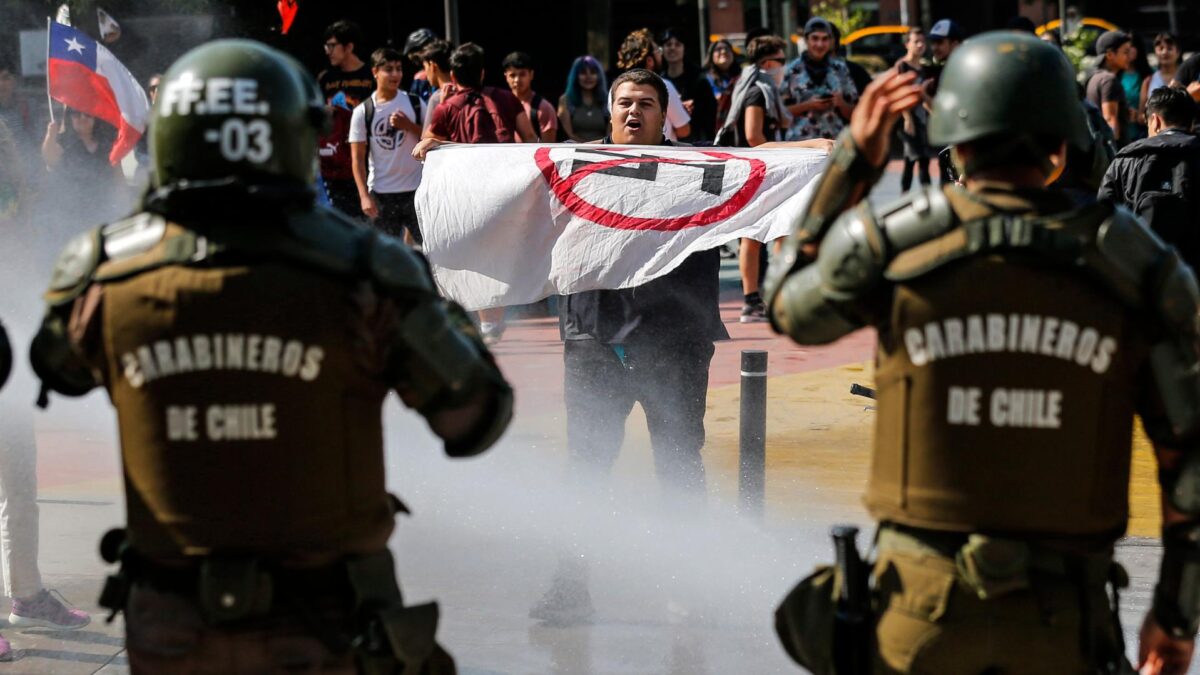 Protestas en Chile en favor y en contra de una nueva Constitución