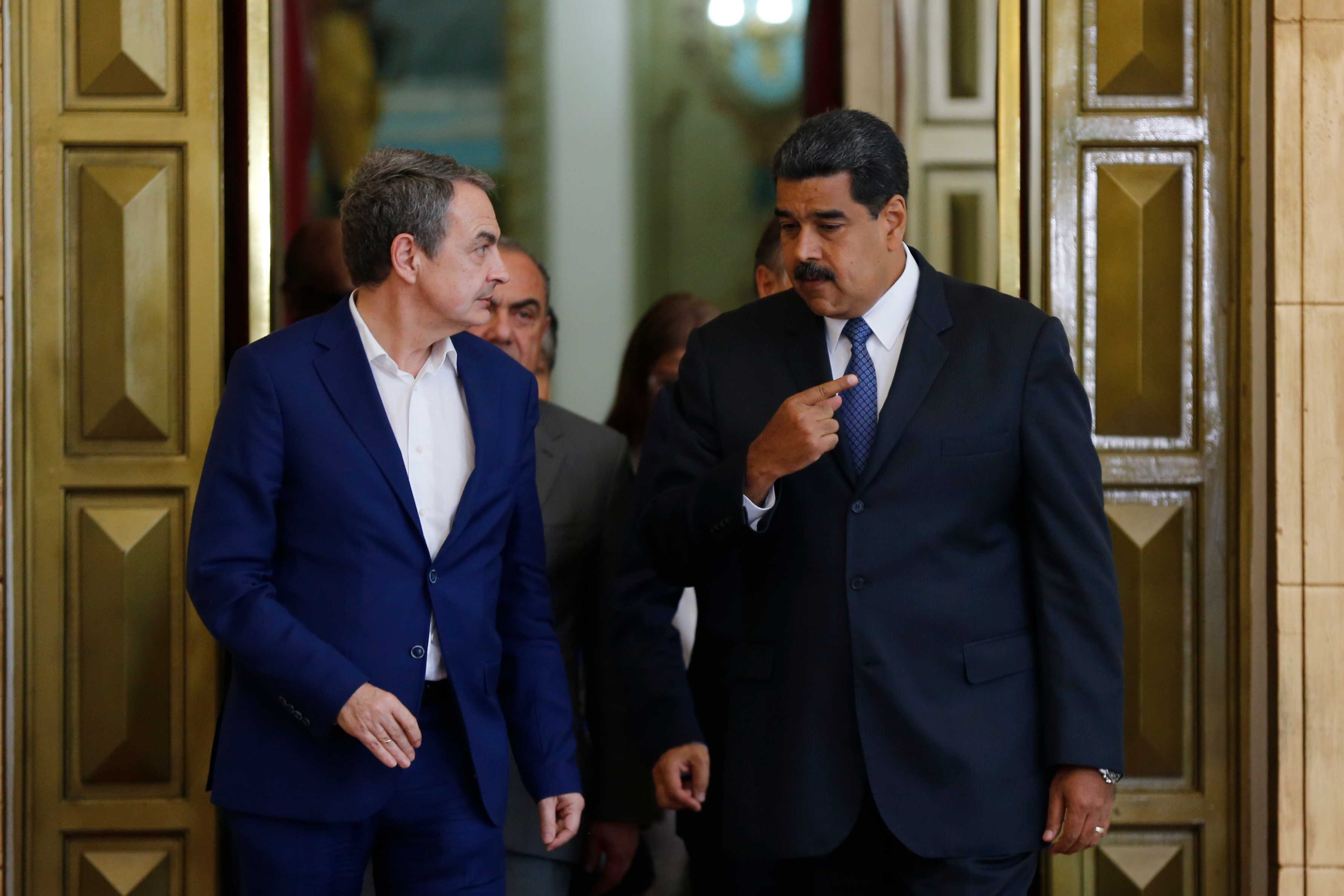 Zapatero se reúne por sorpresa con Maduro y Delcy Rodríguez