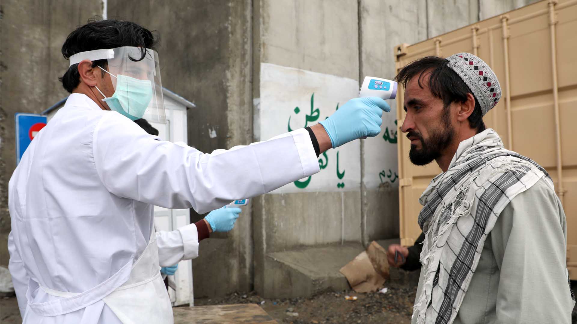 Afganistán liberará unos 10.000 presos para evitar el contagio masivo de coronavirus