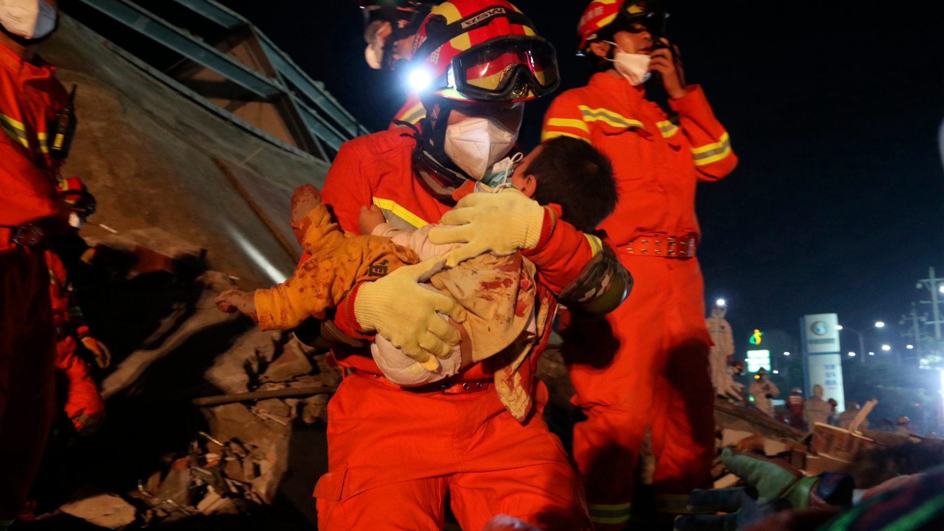 Al menos diez muertos en el derrumbe de un hotel en cuarentena de China