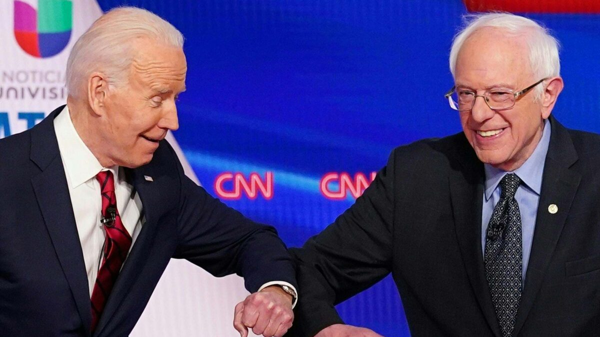 Biden y Sanders se atacan por el pasado pero se unen contra Trump