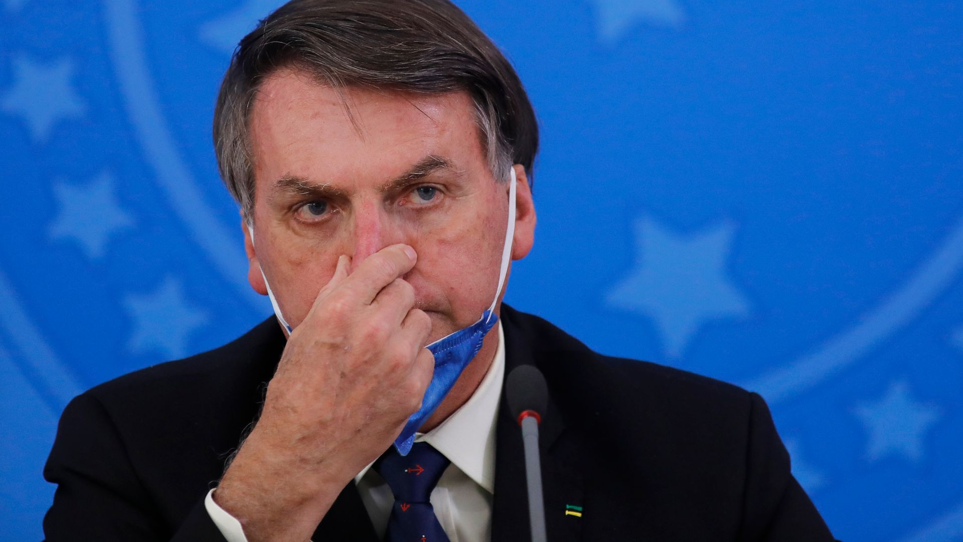 Bolsonaro descarta poner Brasil en cuarentena por un "constipadito"