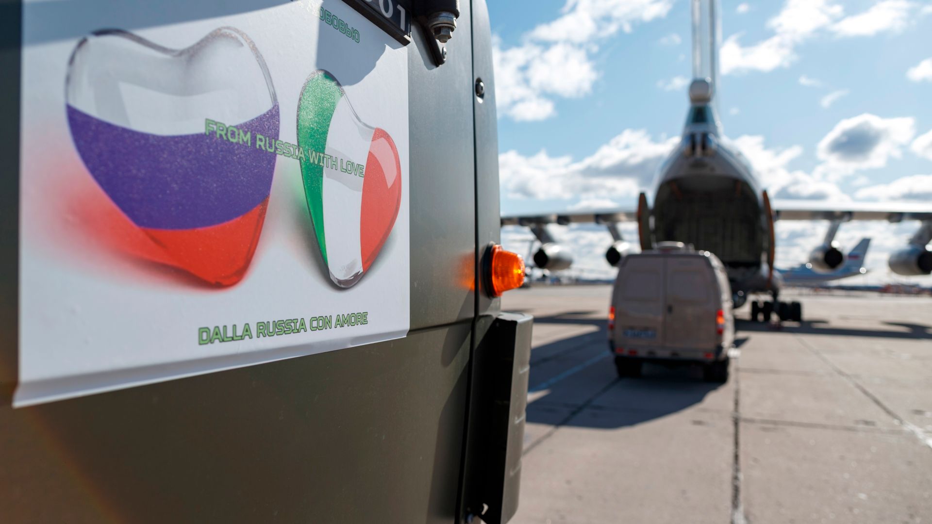 Italia recela de la ayuda de Rusia por incluir presencia militar y material sanitario «inútil»