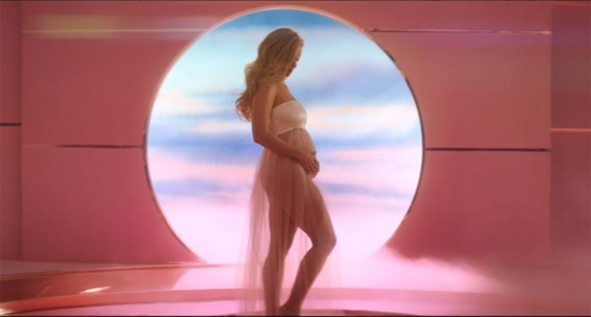 Katy Perry anuncia por sorpresa que espera un hijo con Orlando Bloom