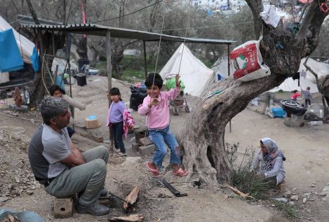 La UE negocia la acogida de hasta 1.500 niños refugiados bloqueados en Grecia