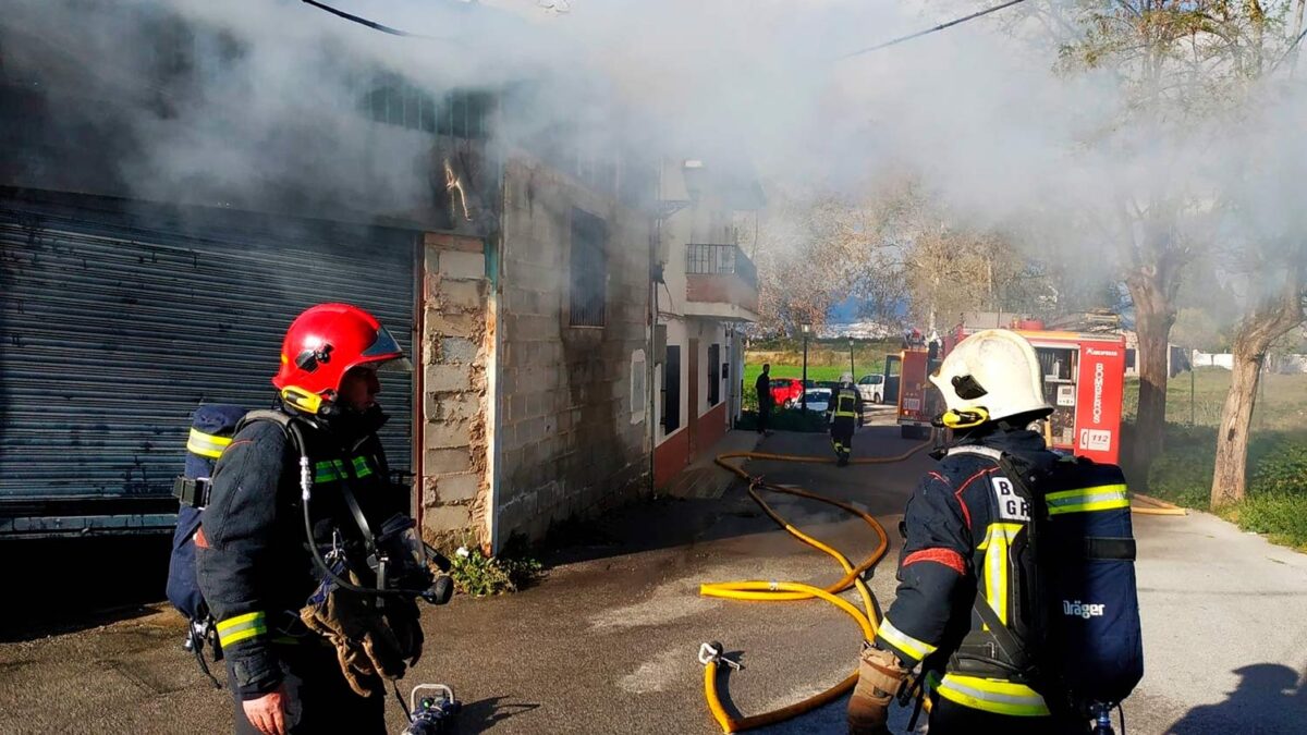 Arde una vivienda en Granada por la acumulación de papel higiénico