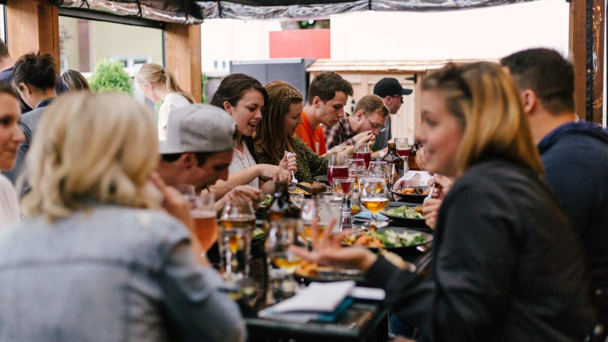 Los restaurantes catalanes ofrecerán por ley ‘tuppers’ biodegradables para las sobras