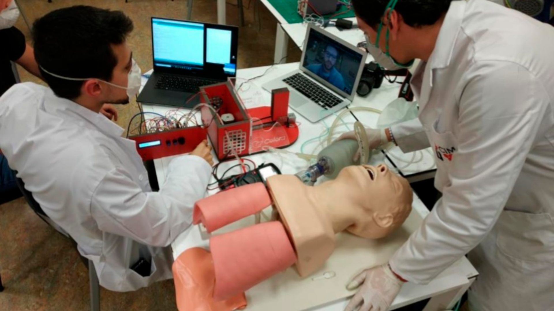 Médicos, ingenieros e informáticos españoles crean un nuevo respirador resistente y asequible