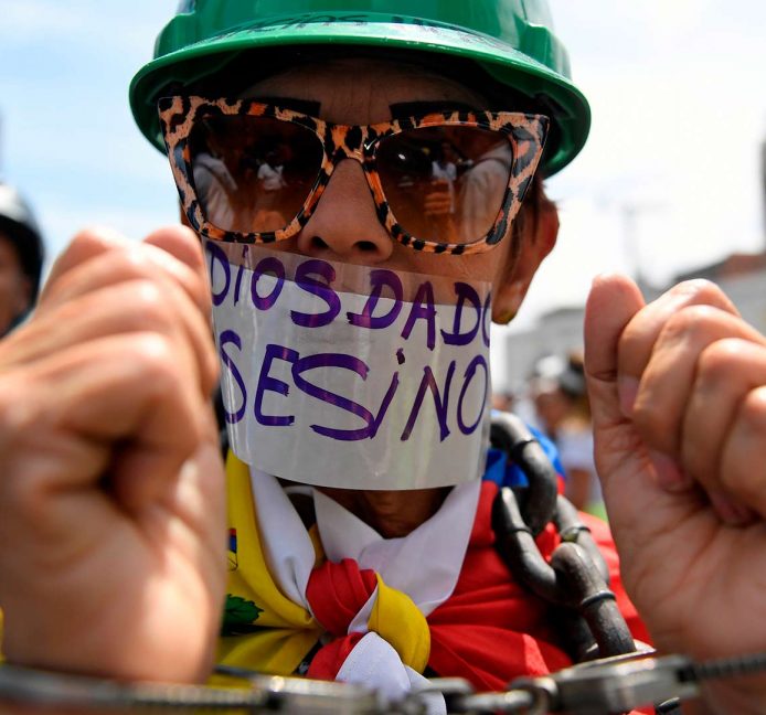 Venezuela toma de nuevo las calles para apoyar a Guaidó y presionar a Maduro