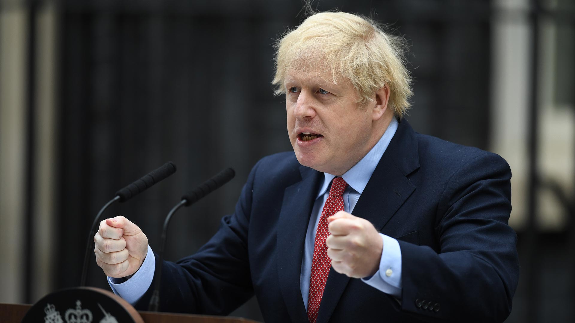 Boris Johnson vuelve al trabajo y reaparece por primera vez en público tras superar el coronavirus
