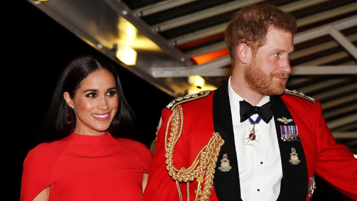 Harry y Meghan dejan de colaborar con varios tabloides británicos por publicar «noticias falsas»