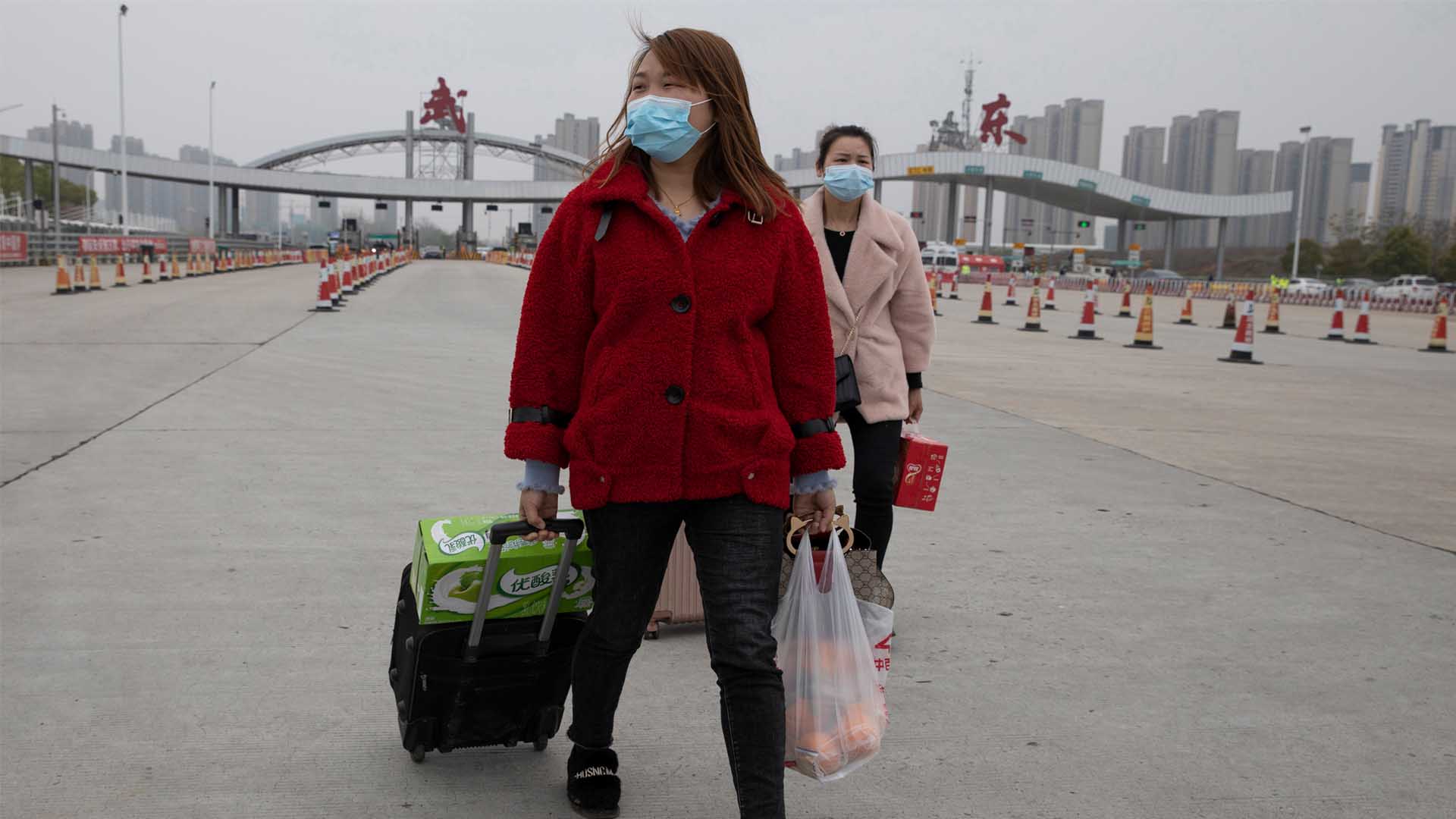 China registra 29 casos de coronavirus procedentes del exterior y dos contagios a nivel local
