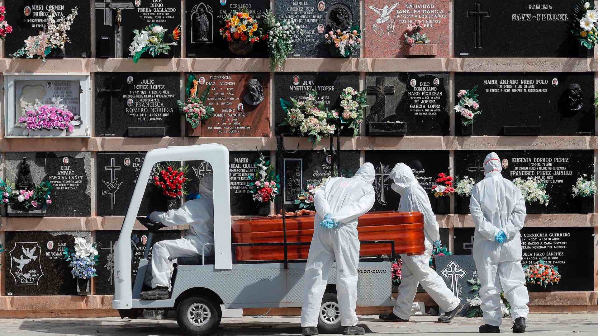 Decir adiós a un familiar que ha fallecido, la realidad de la pandemia tras las cifras