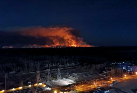 El incendio de Chernóbil ya se encuentra a menos de dos kilómetros de los residuos radioactivos