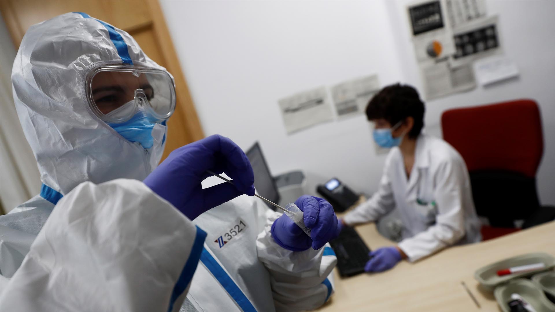 España no es el octavo país con más test de coronavirus: la OCDE rectifica y le otorga el puesto 17