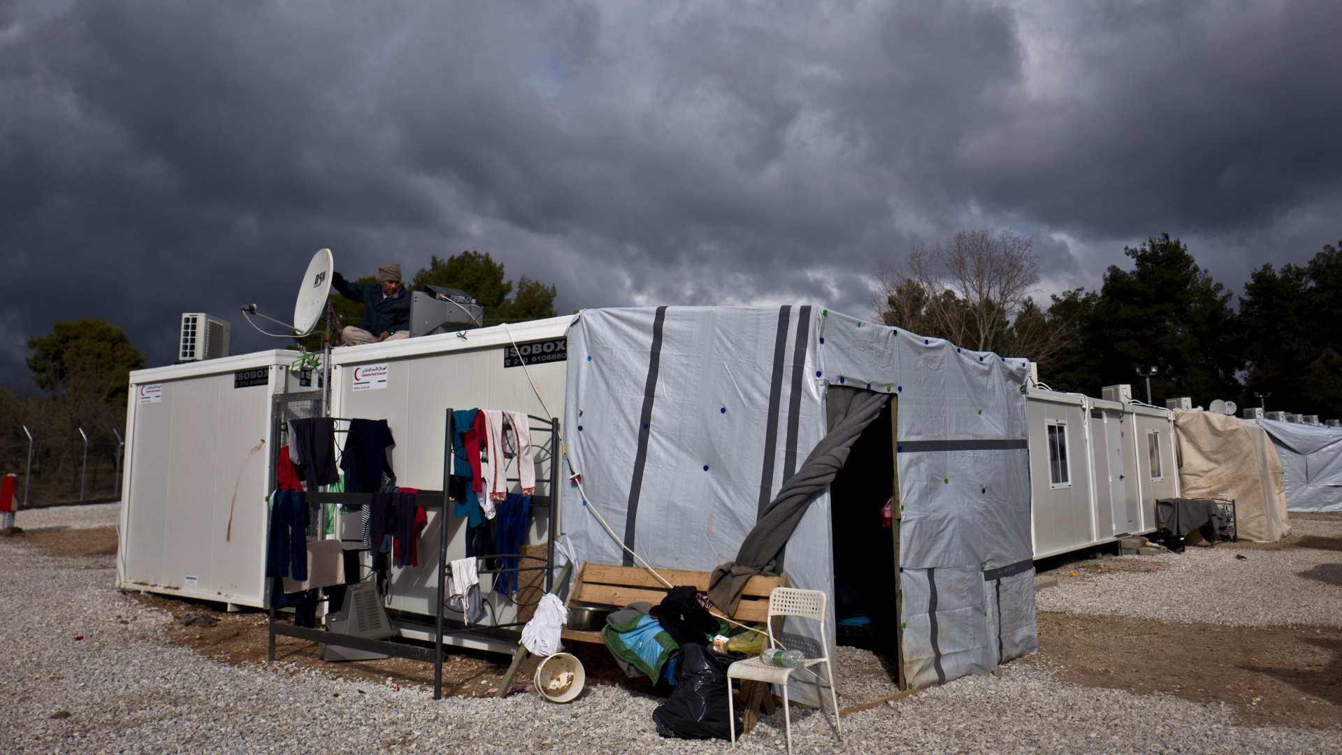 Grecia pone en cuarentena un campo de refugiados por 20 casos de coronavirus