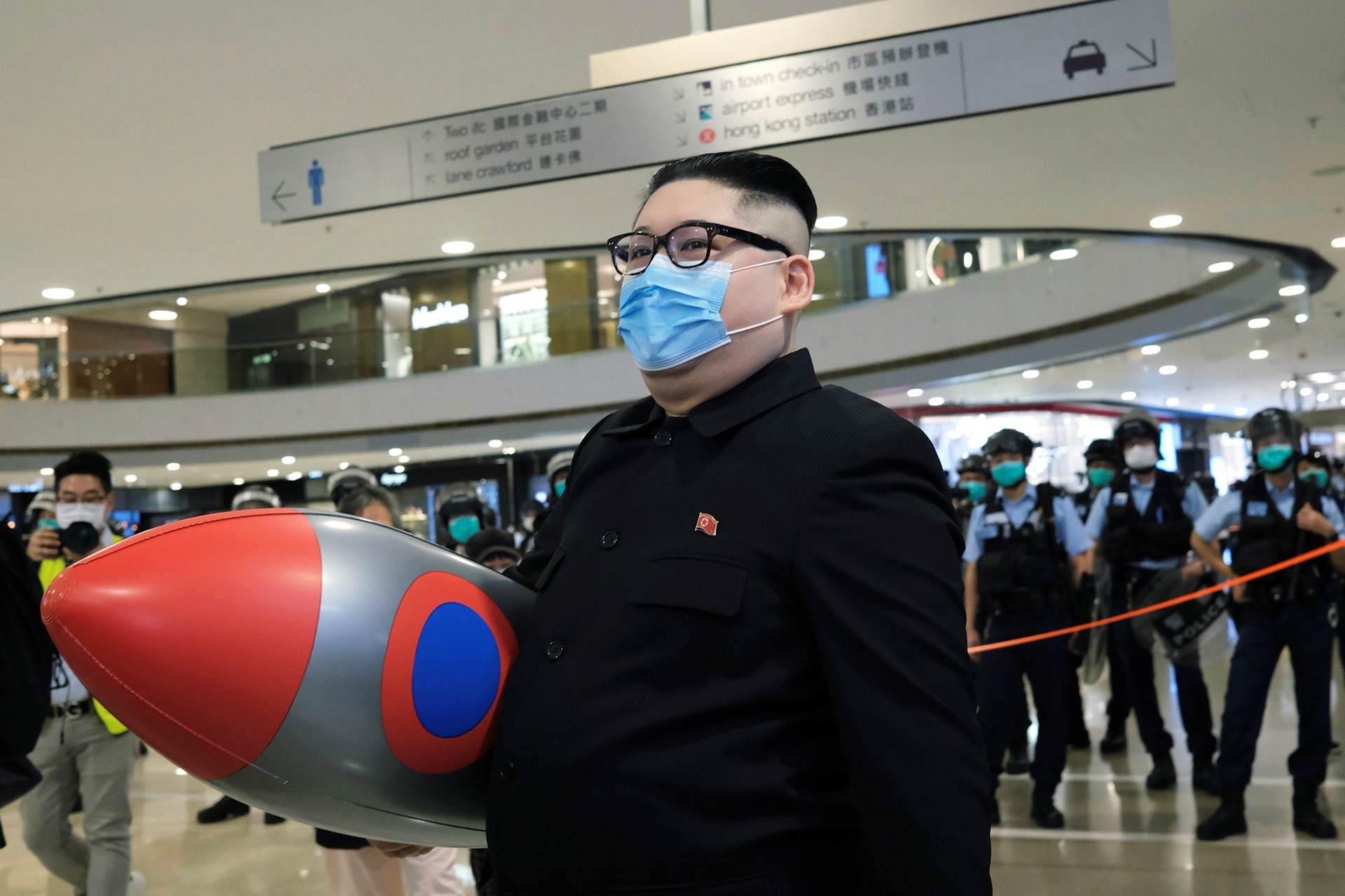 Kim Jong-un no está muerto, sino protegiéndose del coronavirus, según Estados Unidos y Seúl