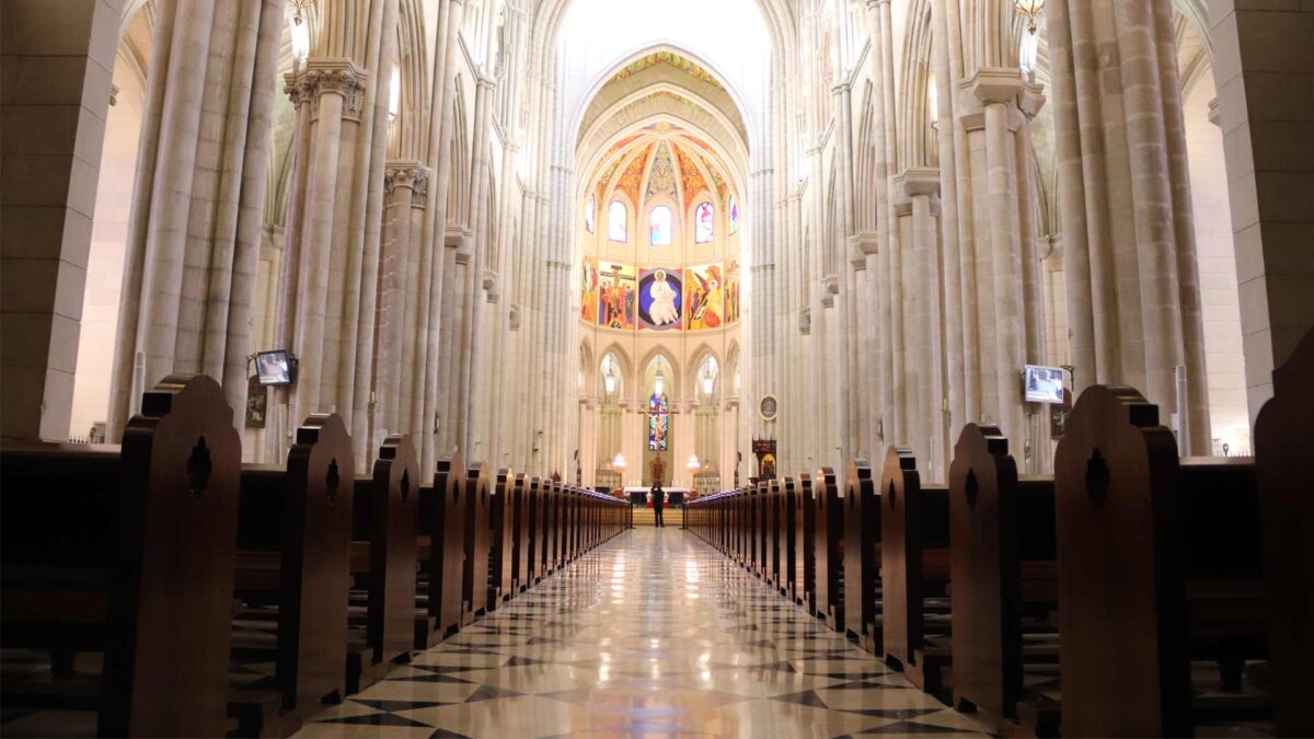 La fe en tiempos de coronavirus | Cardenal Osoro: "La iglesia está al lado de la gente sin aplausos de ningún tipo"