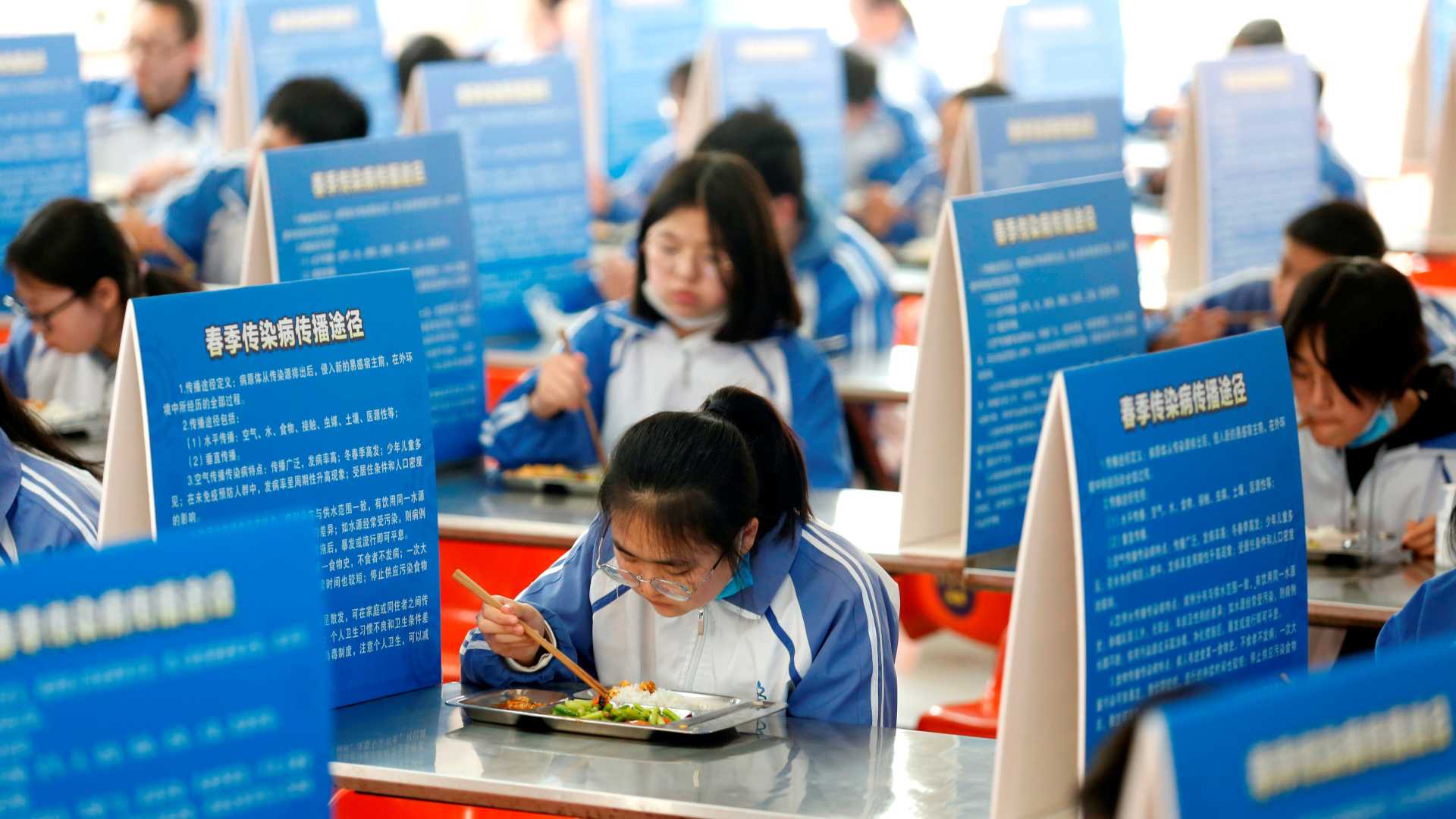 Los institutos de Hubei abrirán el 6 de mayo mientras siguen bajando los contagios en China