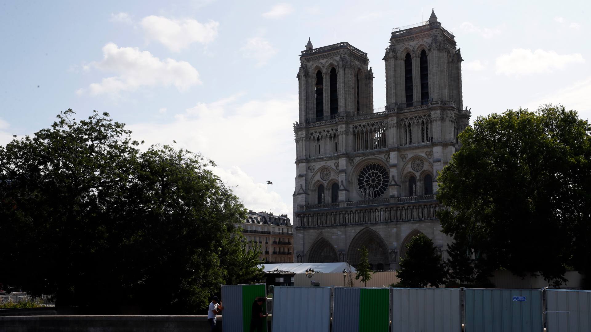 Un año después del incendio, Macron mantiene el objetivo de reconstruir Notre Dame en cinco años