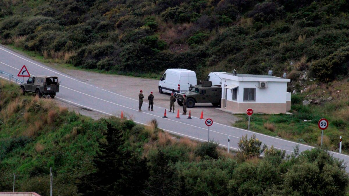 Unos 300 marroquíes esperan en Ceuta a que su país abra la frontera con España