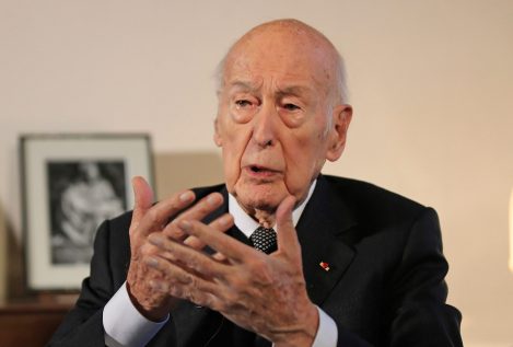 El expresidente francés Giscard d'Estaing, acusado de agresión sexual