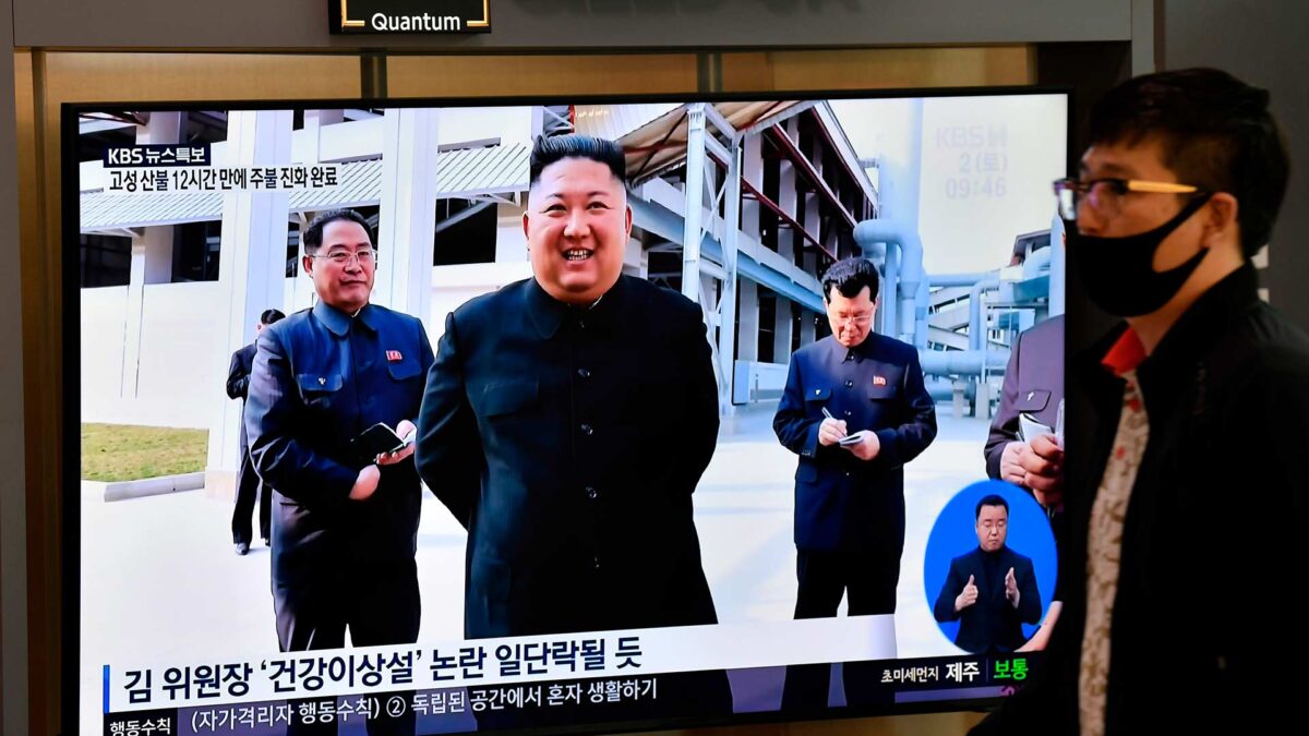 El líder norcoreano Kim Jong-un reaparece en público después de tres semanas