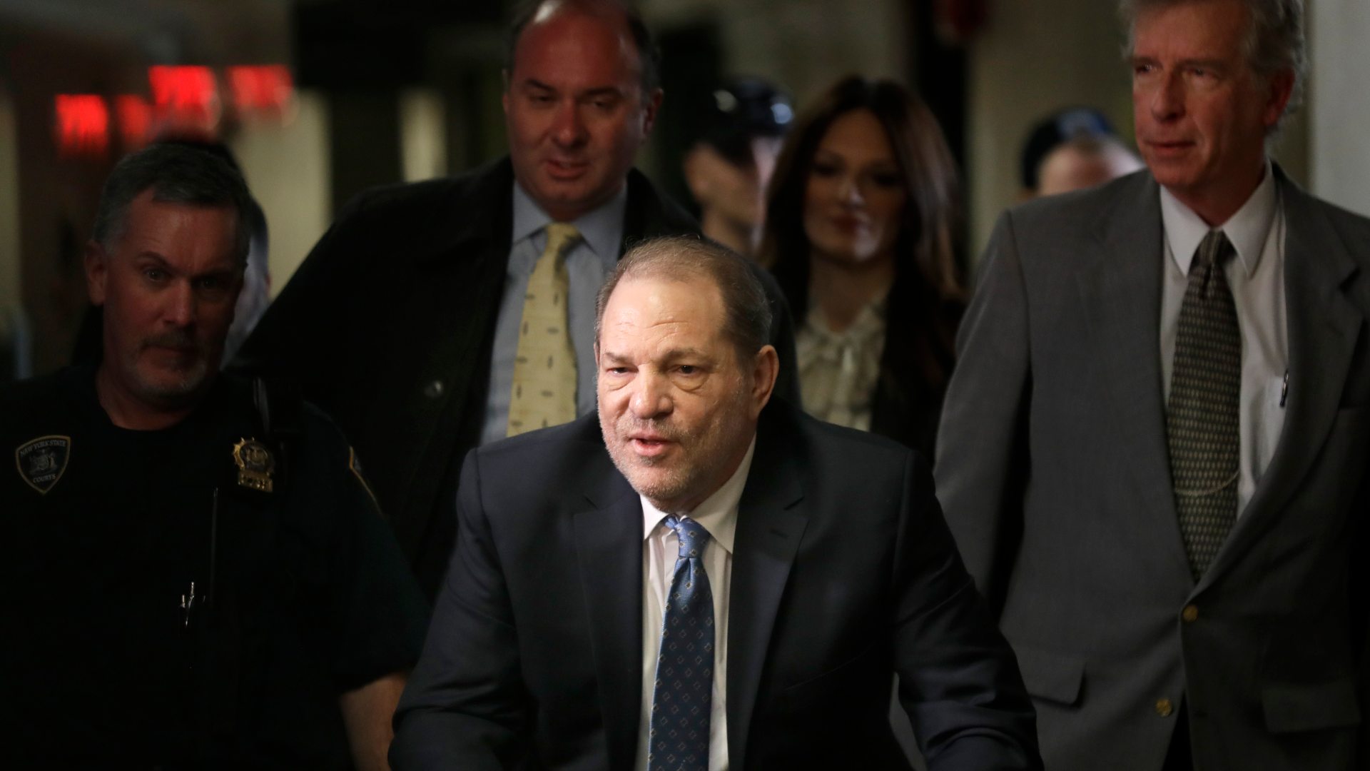 Harvey Weinstein es acusado de nuevos delitos sexuales, uno de ellos a una menor