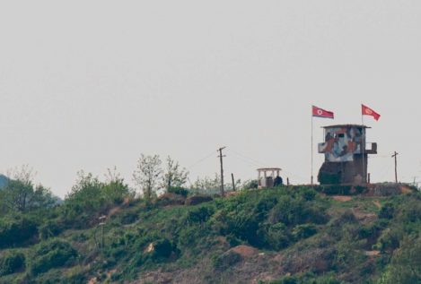 Las dos Coreas cruzan disparos en la frontera tras la reaparición de Kim Jong-un