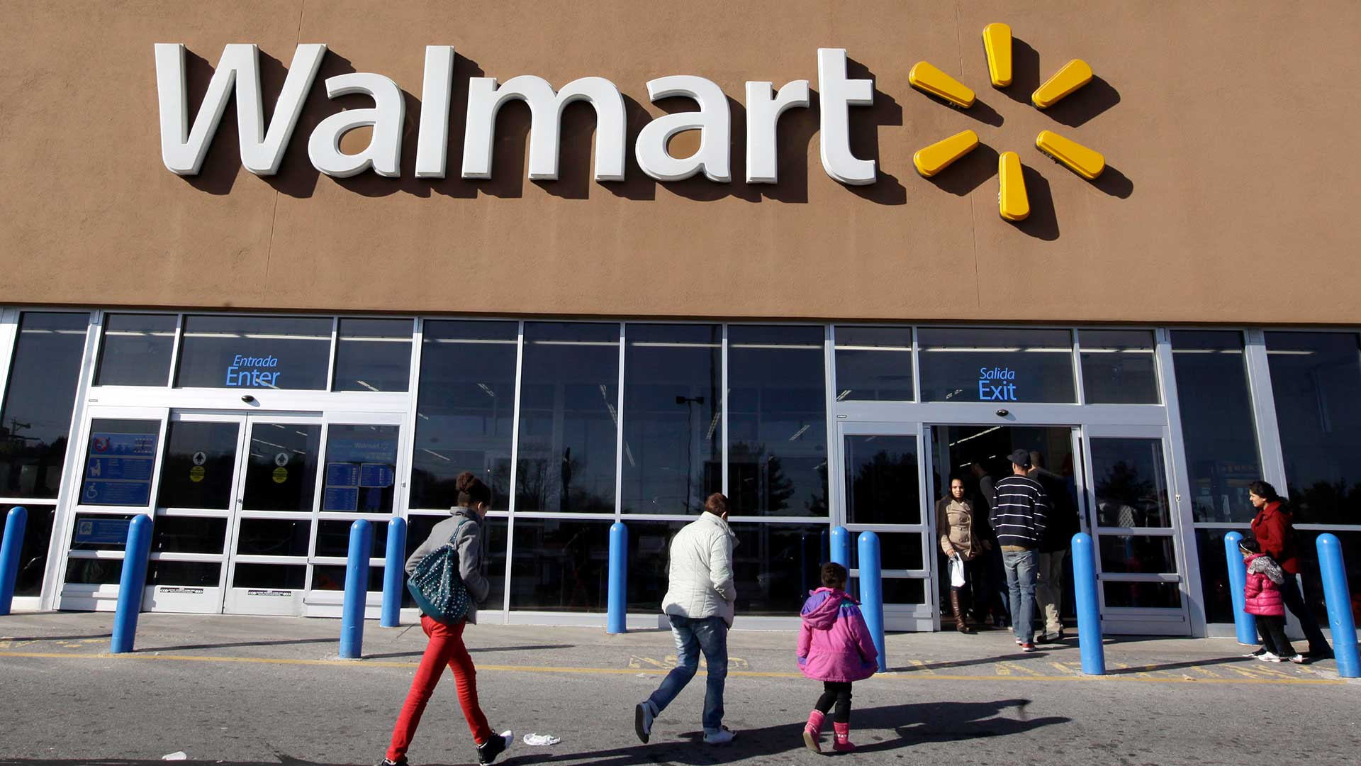 México celebra que Walmart le pague los impuestos millonarios que debía