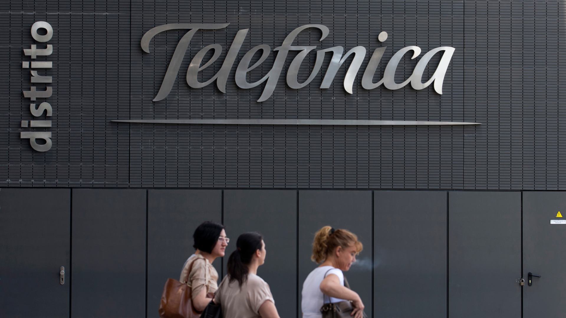 Telefónica y Liberty sellan la fusión de sus filiales y crean un gigante en Reino Unido