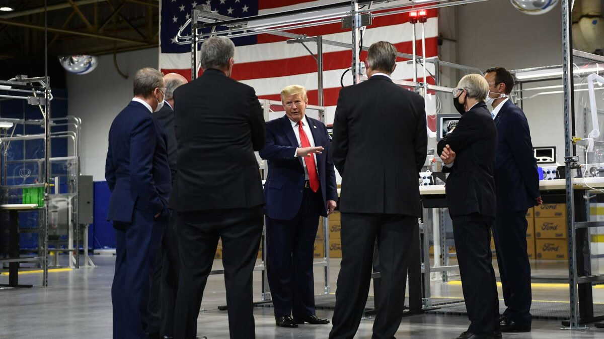 Trump se niega a usar mascarilla en su visita a la planta de Michigan Ford: «No quería darle a la prensa el placer de verme así»