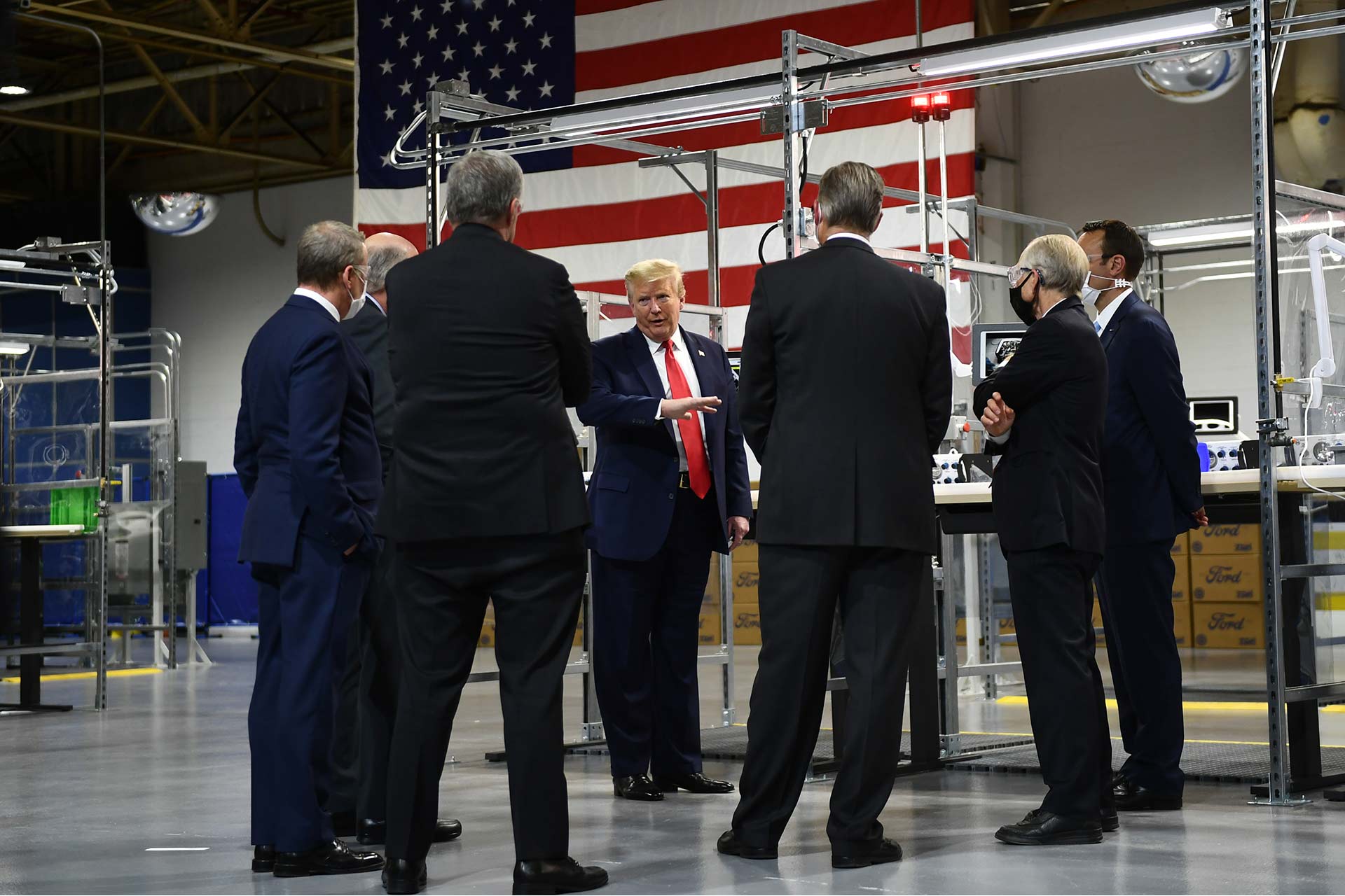 Trump se niega a usar mascarilla en su visita a la planta de Michigan Ford: «No quería darle a la prensa el placer de verme así»