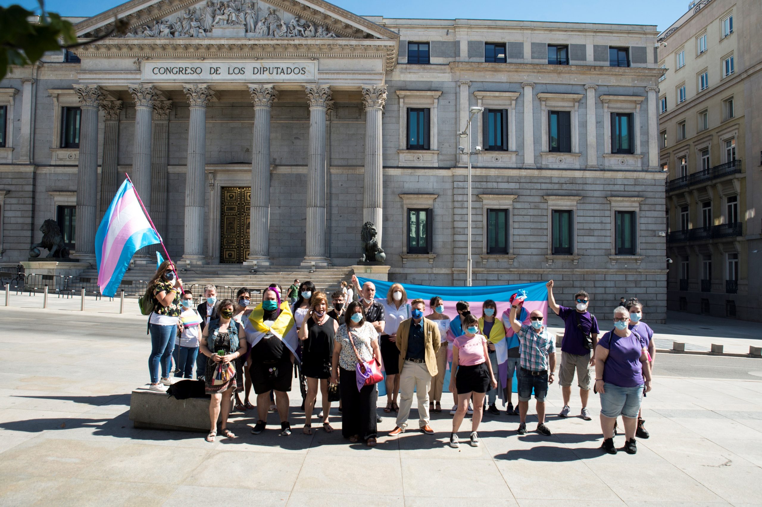 Los colectivos LGTBI trasladan al Gobierno sus propuestas para una futura ley trans