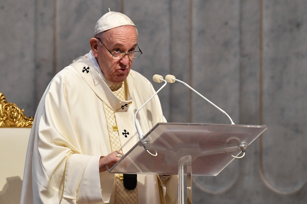 El papa pide rezar por los gobernantes en vez de insultarlos