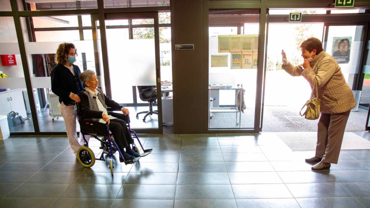 Madrid también desaconsejó trasladar a los hospitales a personas mayores desde su domicilio