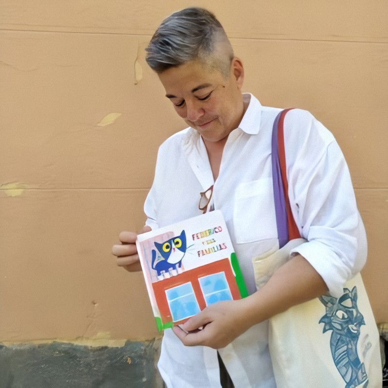 Mili Hernández: “Mi librería nació para salvar vidas, de la misma forma que la 'Oscar Wilde' y la 'Gay’s the Word' me salvaron a mí”