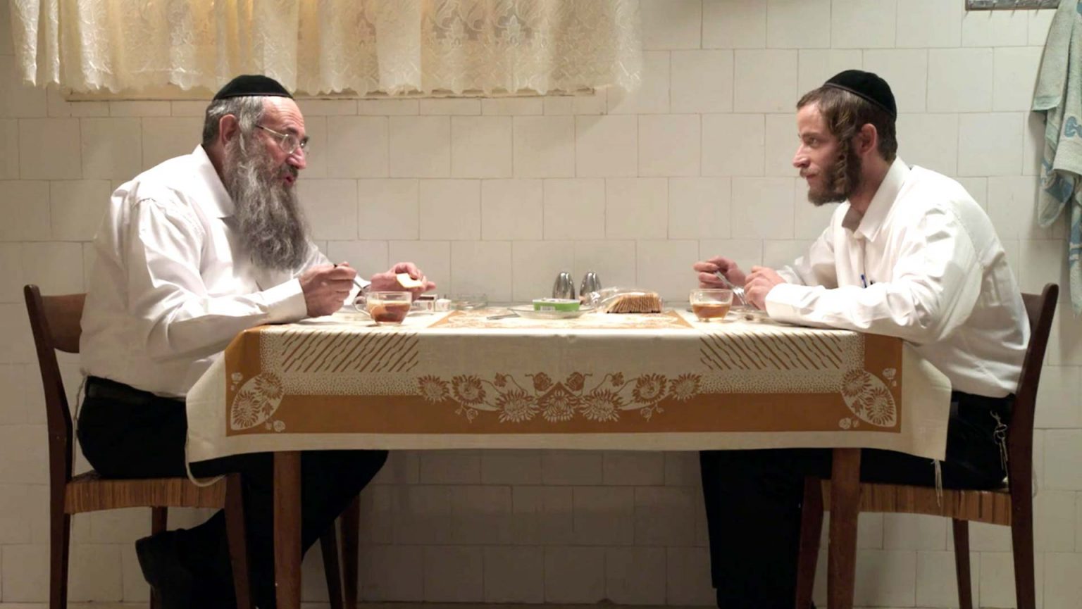 Todo lo que aprendí de gastronomía judía viendo Shtisel