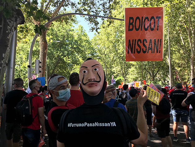 Alrededor de 1.500 trabajadores de Nissan ante el Congreso: «No nos queda otra que manifestarnos» 1