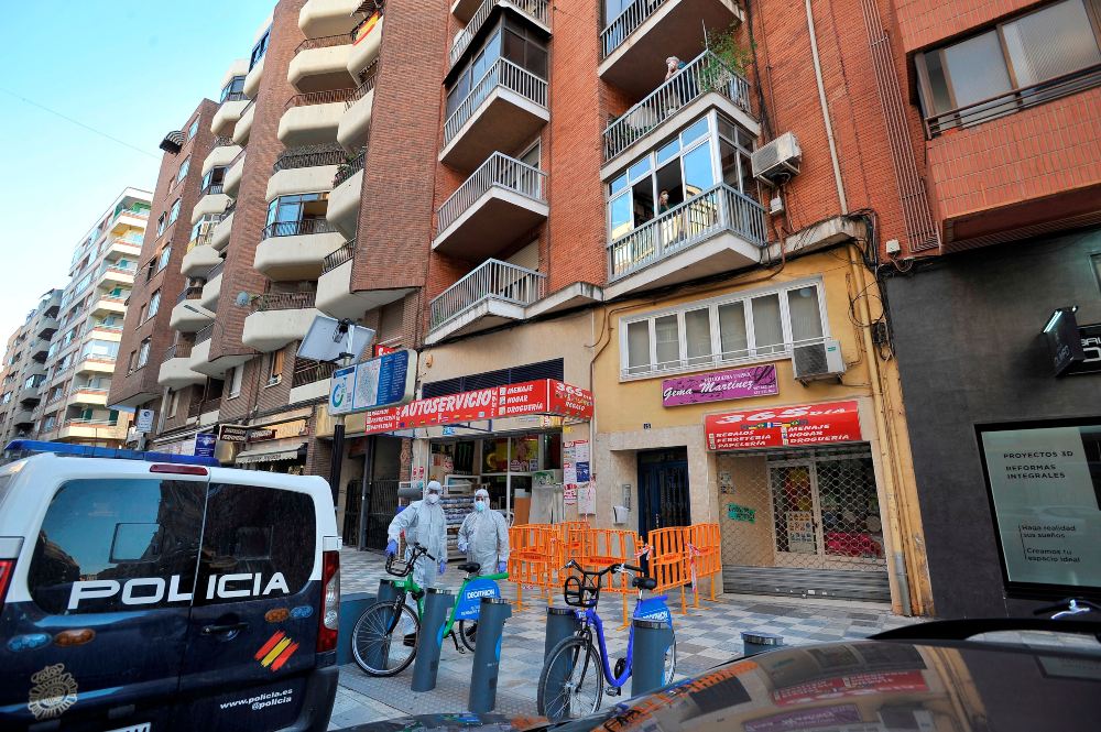 Un brote de coronavirus obliga a confinar un edificio entero de Albacete